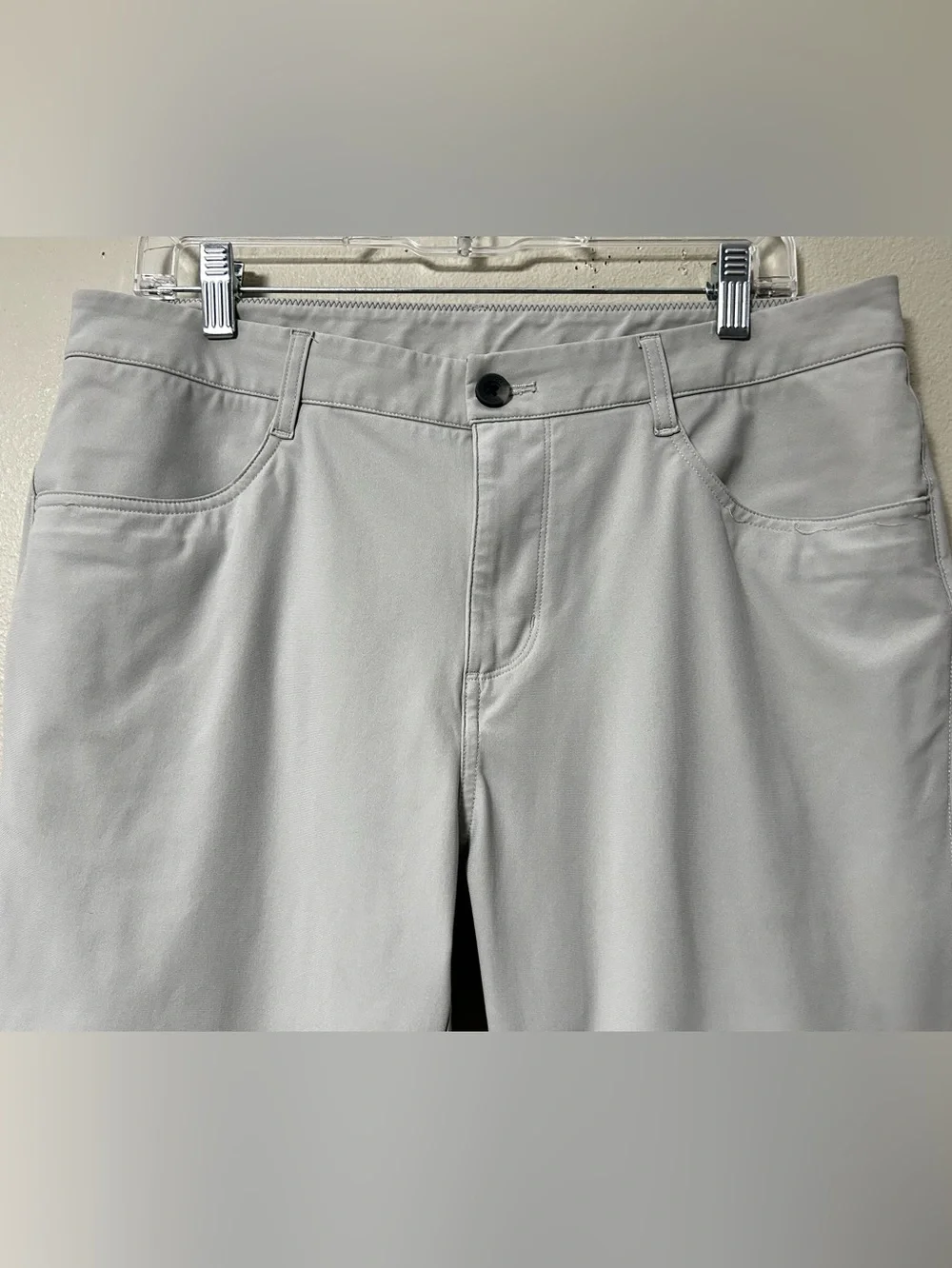 Vuori Men's 33x29 Cascade Tech Chino Performance Pants Grey Athletic Golf Work